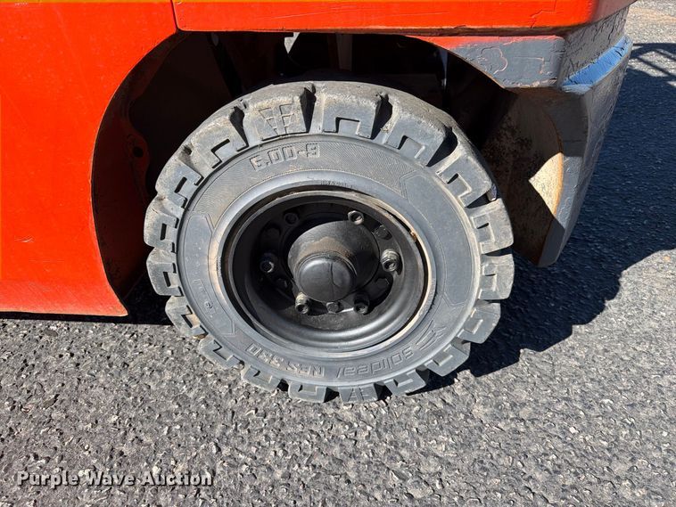 image for item EA0557 Toyota 8FGU25 forklift