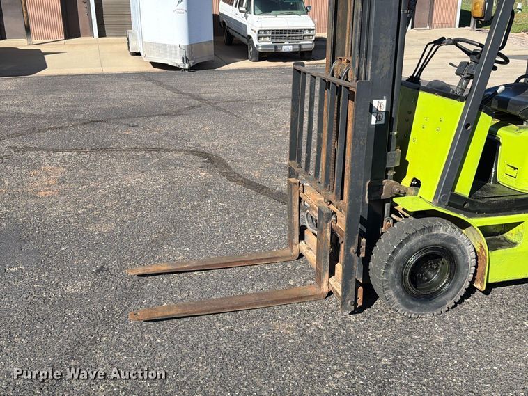 image for item EA0558 Clark CMP 15 