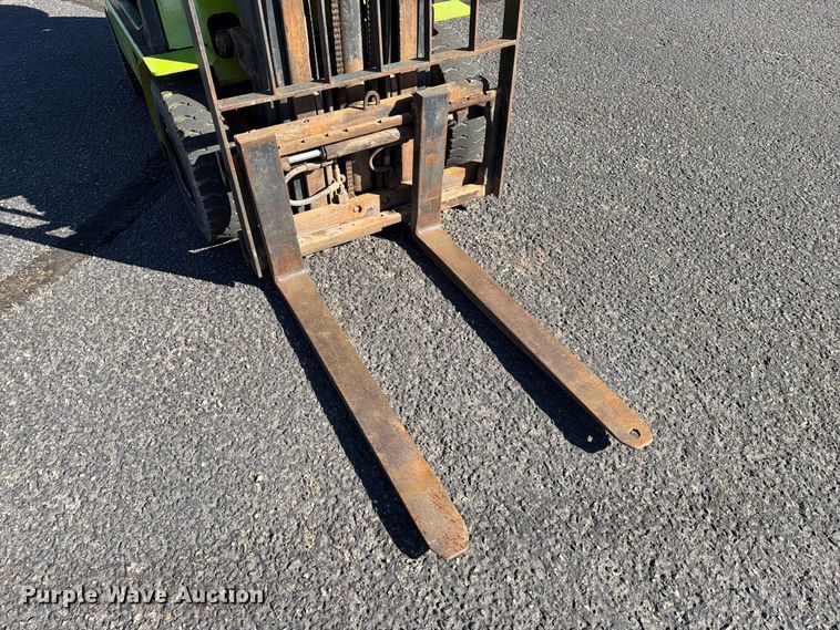 image for item EA0558 Clark CMP 15 