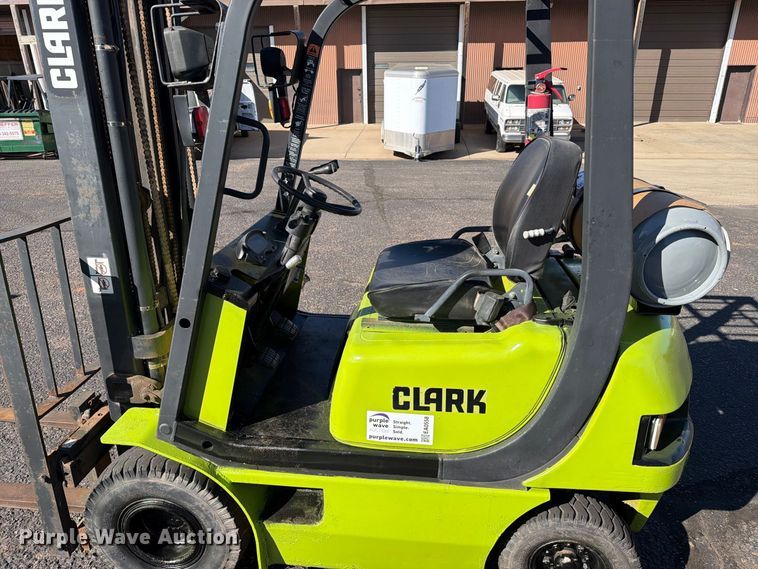image for item EA0558 Clark CMP 15 