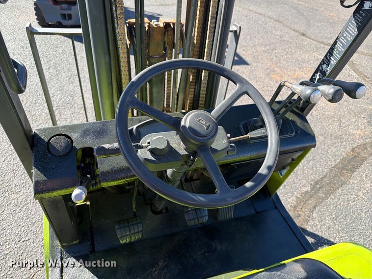 image for item EA0558 Clark CMP 15 