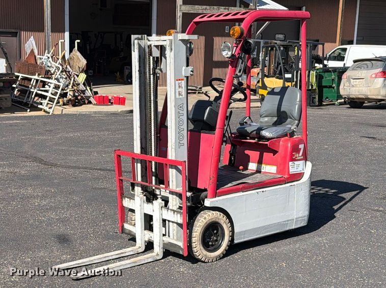 Toyota 3FBKL7 forklift