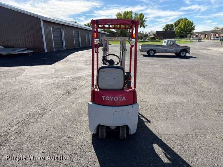 image for item EA0559 Toyota 3FBKL7 forklift