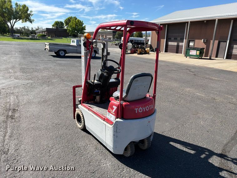 image for item EA0559 Toyota 3FBKL7 forklift
