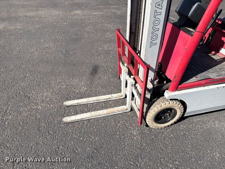 image for item EA0559 Toyota 3FBKL7 forklift