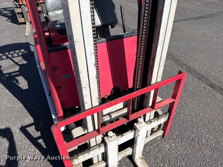 image for item EA0559 Toyota 3FBKL7 forklift