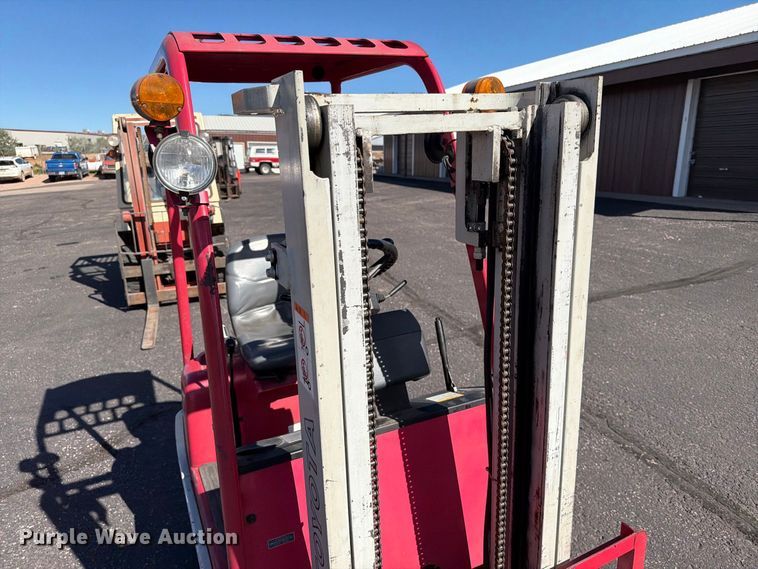 image for item EA0559 Toyota 3FBKL7 forklift