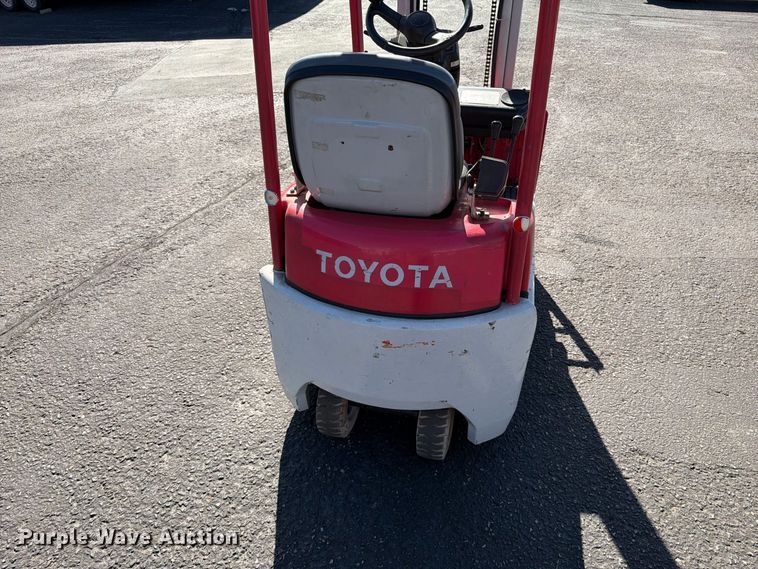 image for item EA0559 Toyota 3FBKL7 forklift