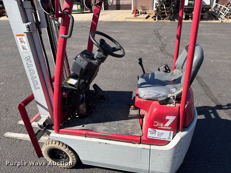 image for item EA0559 Toyota 3FBKL7 forklift