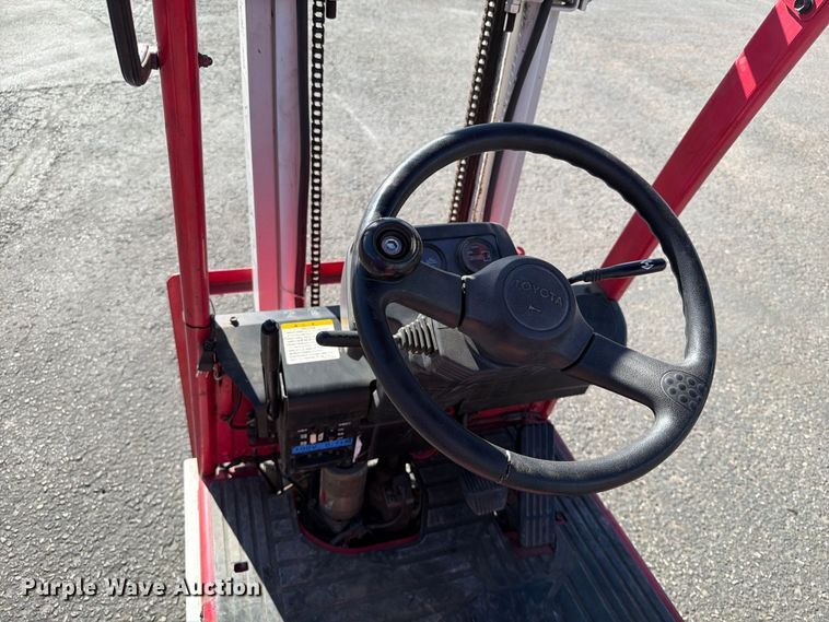 image for item EA0559 Toyota 3FBKL7 forklift