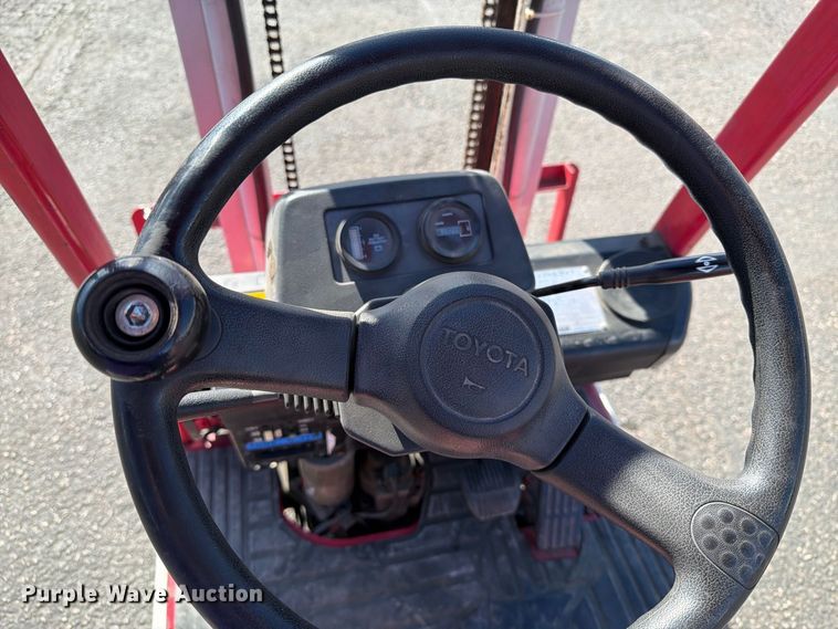 image for item EA0559 Toyota 3FBKL7 forklift