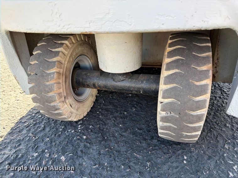 image for item EA0559 Toyota 3FBKL7 forklift