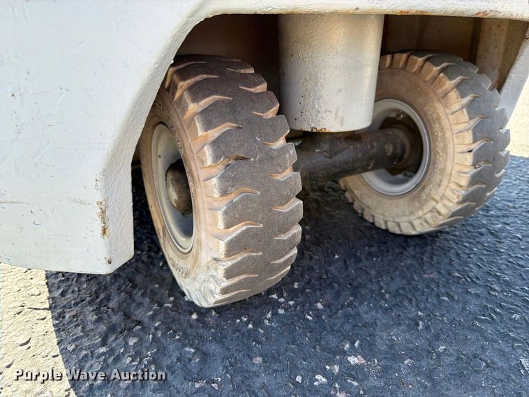 image for item EA0559 Toyota 3FBKL7 forklift