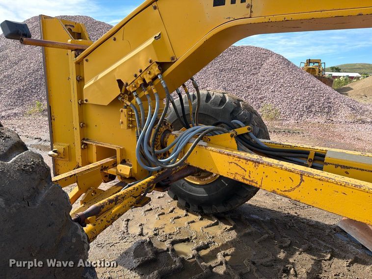 image for item EA0562 1978 Caterpillar 16G motor grader
