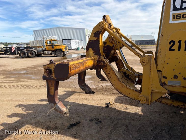 image for item EA0562 1978 Caterpillar 16G motor grader