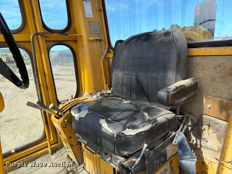 image for item EA0562 1978 Caterpillar 16G motor grader
