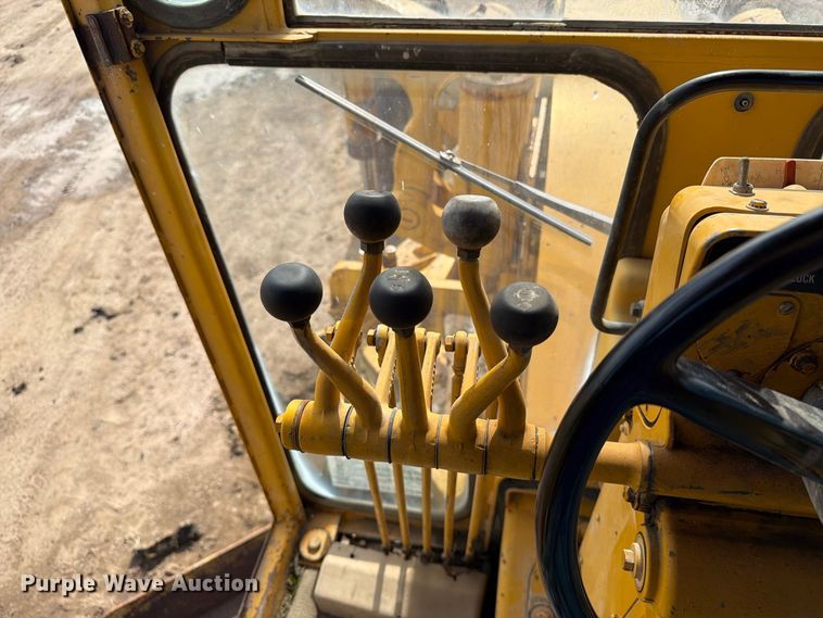 image for item EA0562 1978 Caterpillar 16G motor grader
