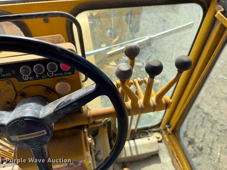 image for item EA0562 1978 Caterpillar 16G motor grader