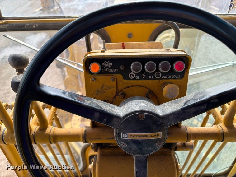 image for item EA0562 1978 Caterpillar 16G motor grader