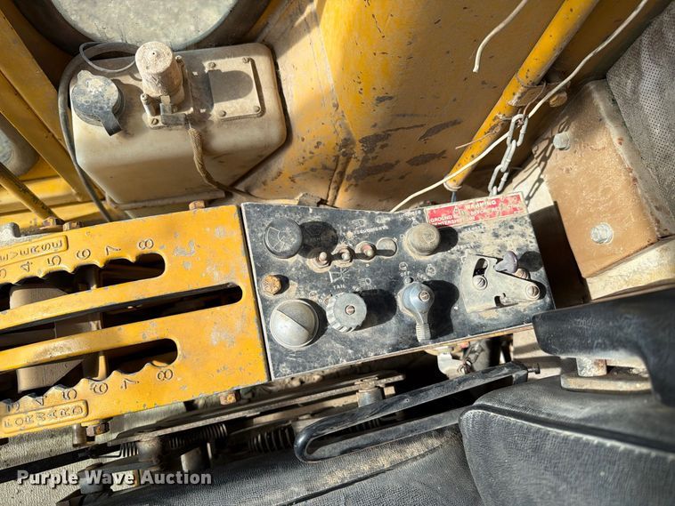 image for item EA0562 1978 Caterpillar 16G motor grader