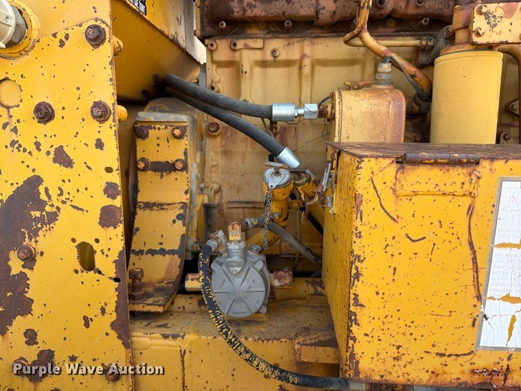 image for item EA0562 1978 Caterpillar 16G motor grader