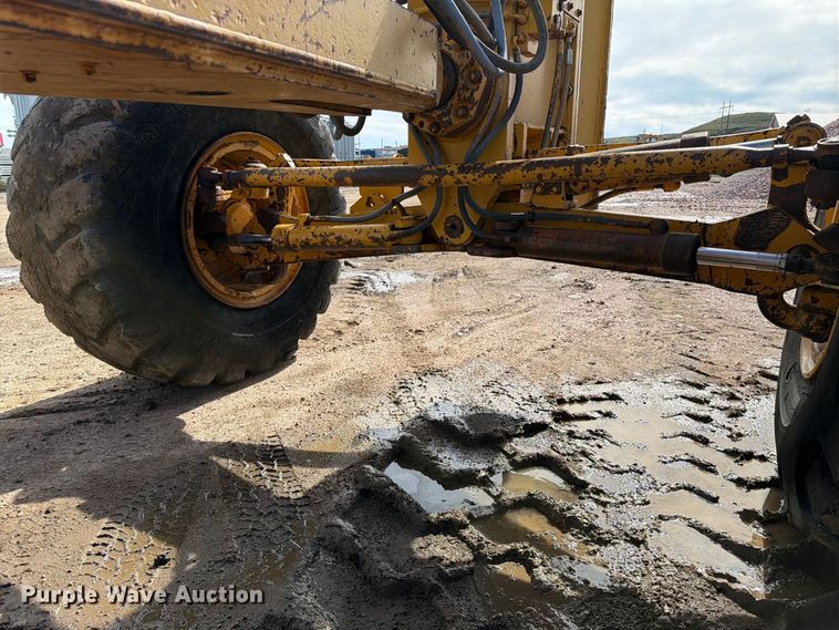 image for item EA0562 1978 Caterpillar 16G motor grader