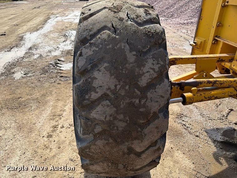 image for item EA0562 1978 Caterpillar 16G motor grader