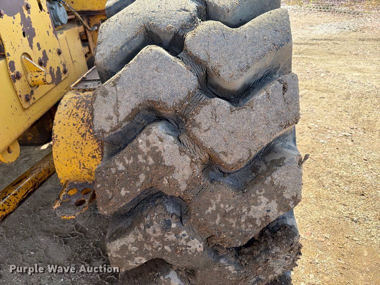 image for item EA0562 1978 Caterpillar 16G motor grader