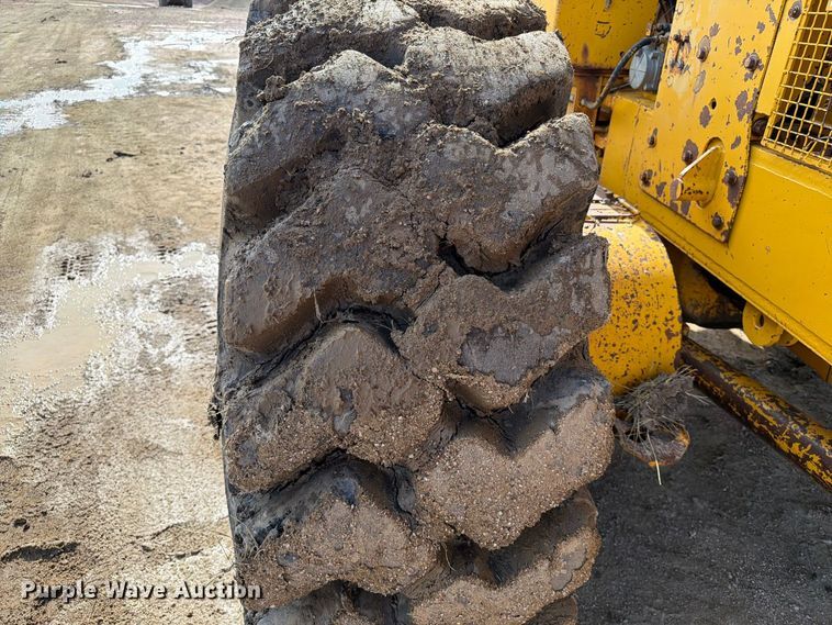 image for item EA0562 1978 Caterpillar 16G motor grader