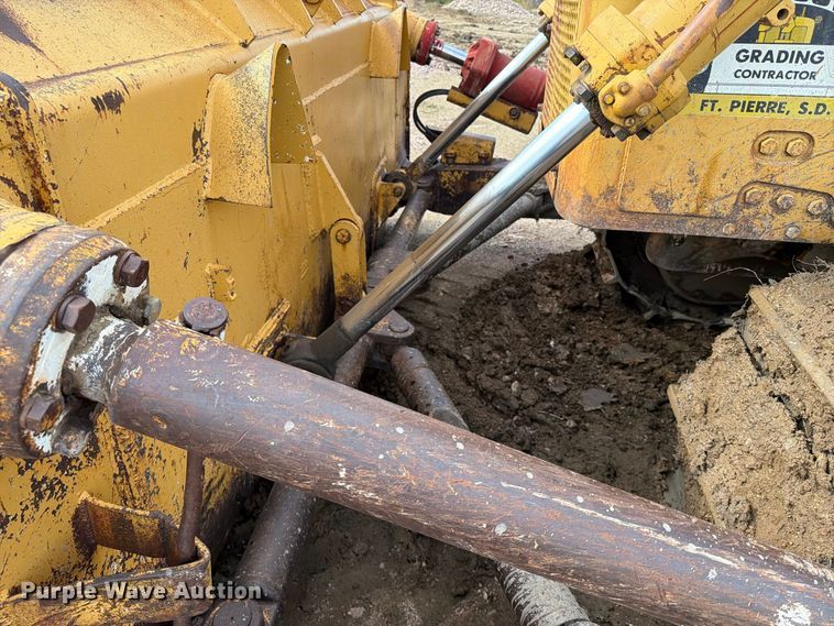 image for item EA0563 1971 Caterpillar D9G dozer