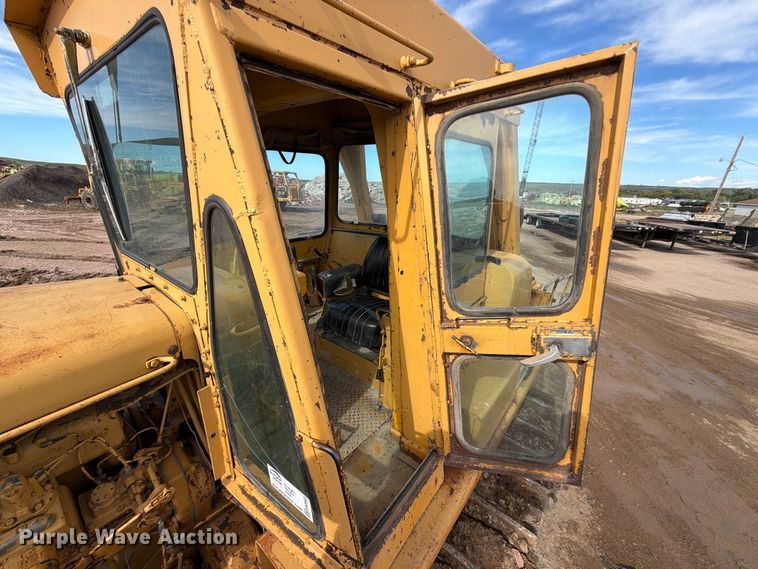 image for item EA0563 1971 Caterpillar D9G dozer