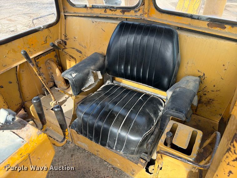 image for item EA0563 1971 Caterpillar D9G dozer