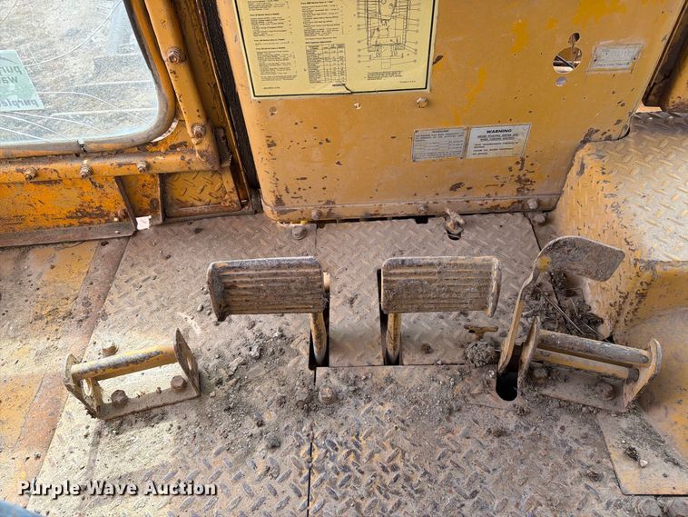 image for item EA0563 1971 Caterpillar D9G dozer
