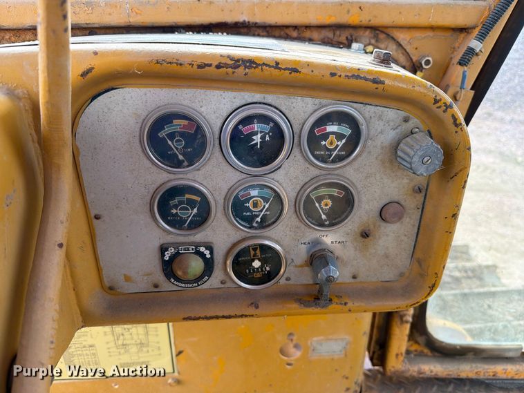 image for item EA0563 1971 Caterpillar D9G dozer