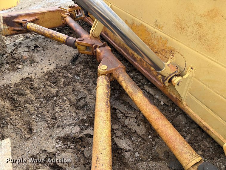 image for item EA0564 Caterpillar D9G dozer