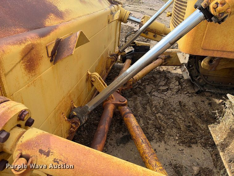 image for item EA0564 Caterpillar D9G dozer