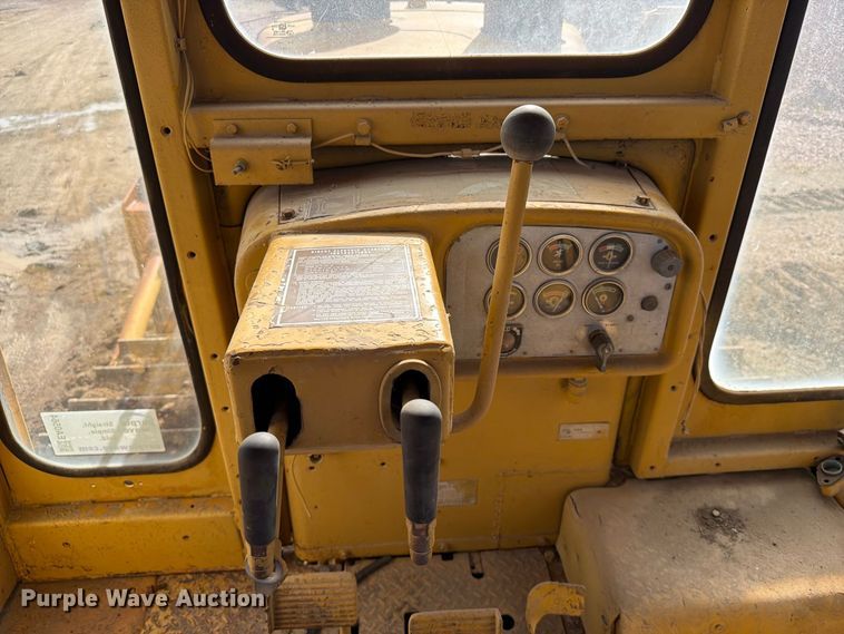 image for item EA0564 Caterpillar D9G dozer