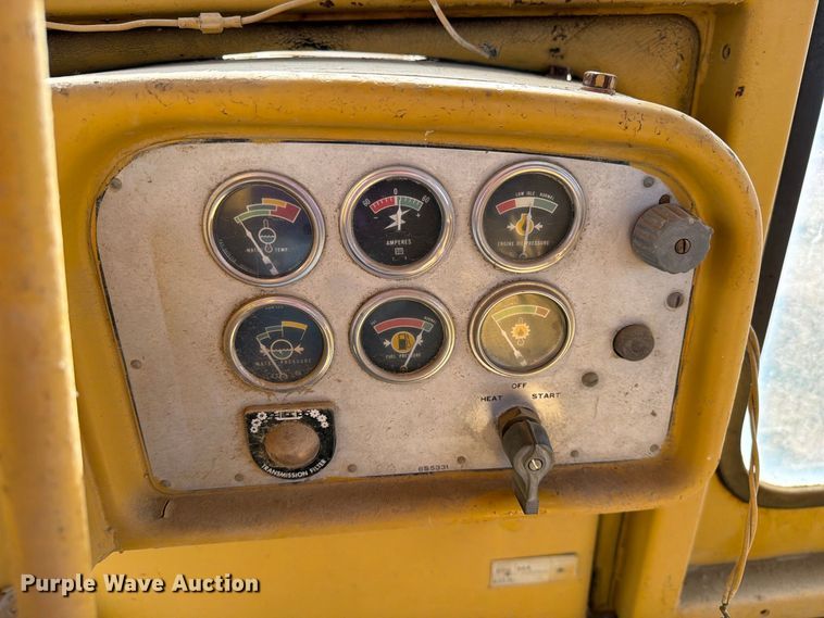 image for item EA0564 Caterpillar D9G dozer