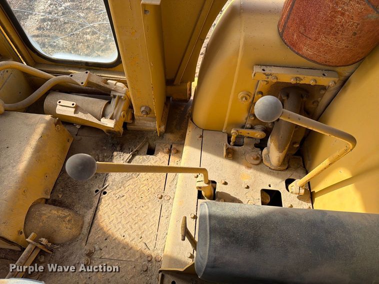 image for item EA0564 Caterpillar D9G dozer