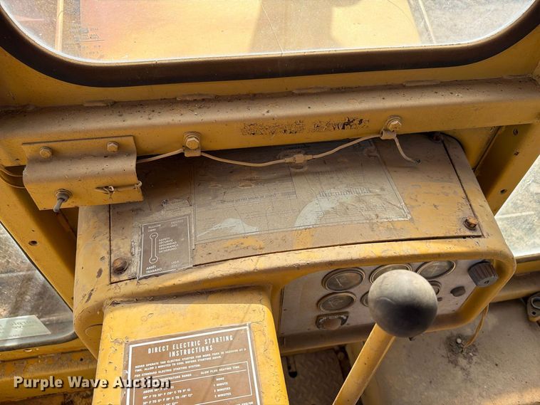image for item EA0564 Caterpillar D9G dozer
