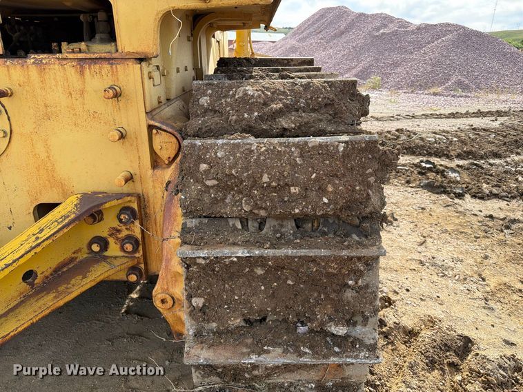 image for item EA0564 Caterpillar D9G dozer