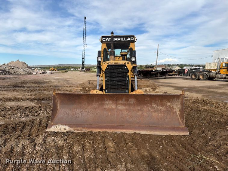 image for item EA0565 1984 Caterpillar D6D LGP dozer