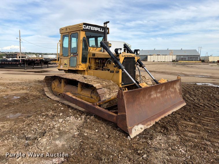image for item EA0565 1984 Caterpillar D6D LGP dozer
