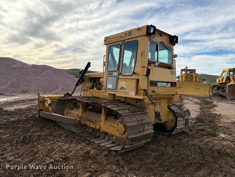 image for item EA0565 1984 Caterpillar D6D LGP dozer