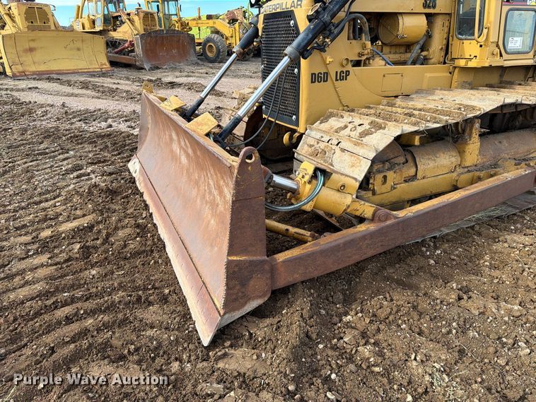 image for item EA0565 1984 Caterpillar D6D LGP dozer