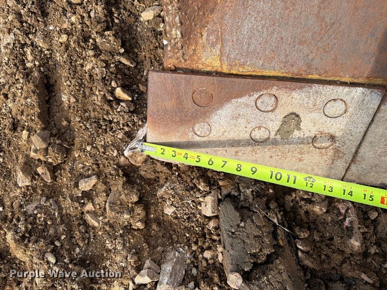 image for item EA0565 1984 Caterpillar D6D LGP dozer