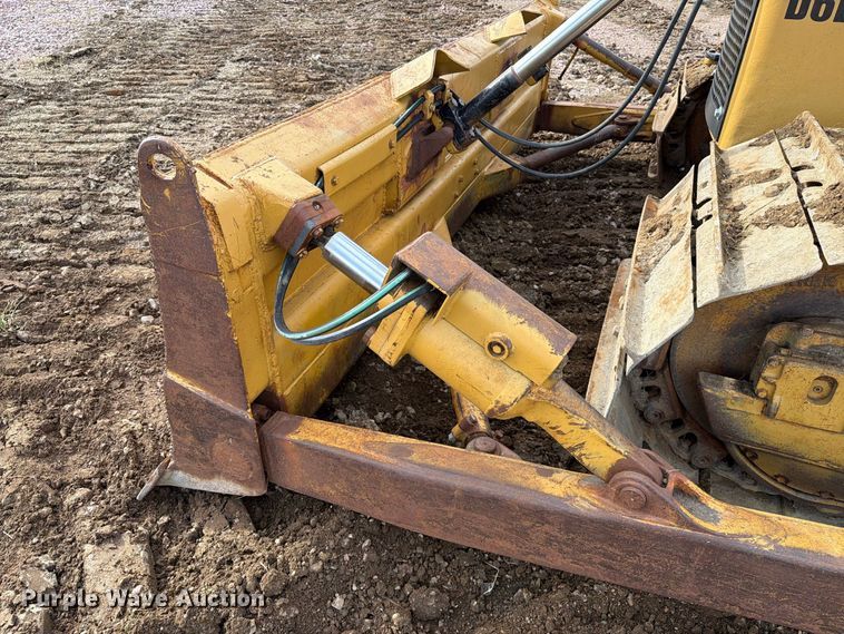 image for item EA0565 1984 Caterpillar D6D LGP dozer