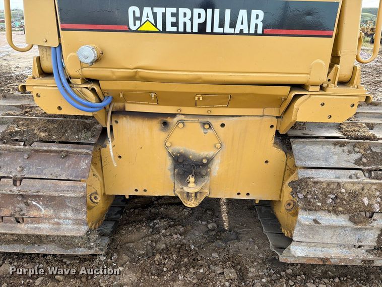 image for item EA0565 1984 Caterpillar D6D LGP dozer