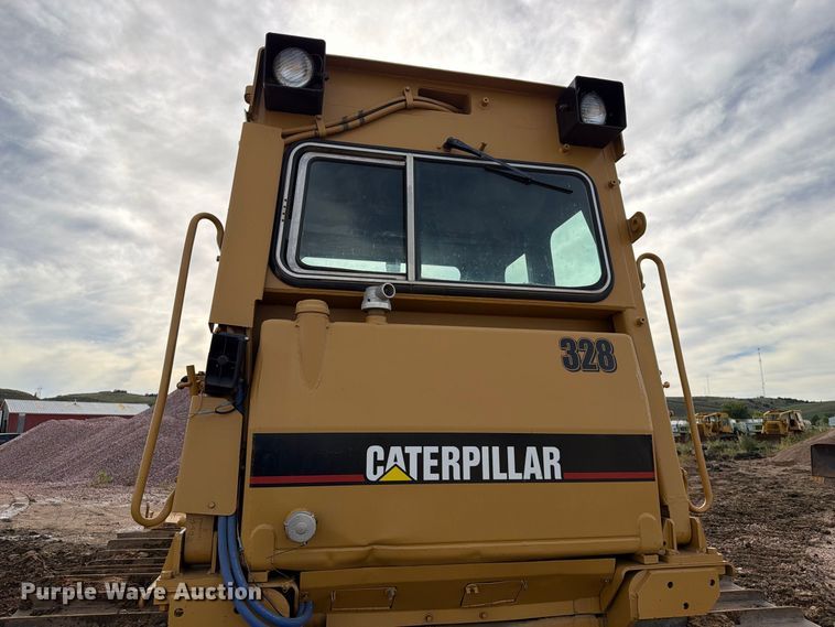 image for item EA0565 1984 Caterpillar D6D LGP dozer