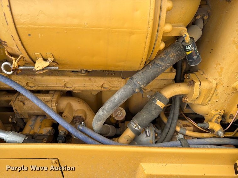image for item EA0565 1984 Caterpillar D6D LGP dozer